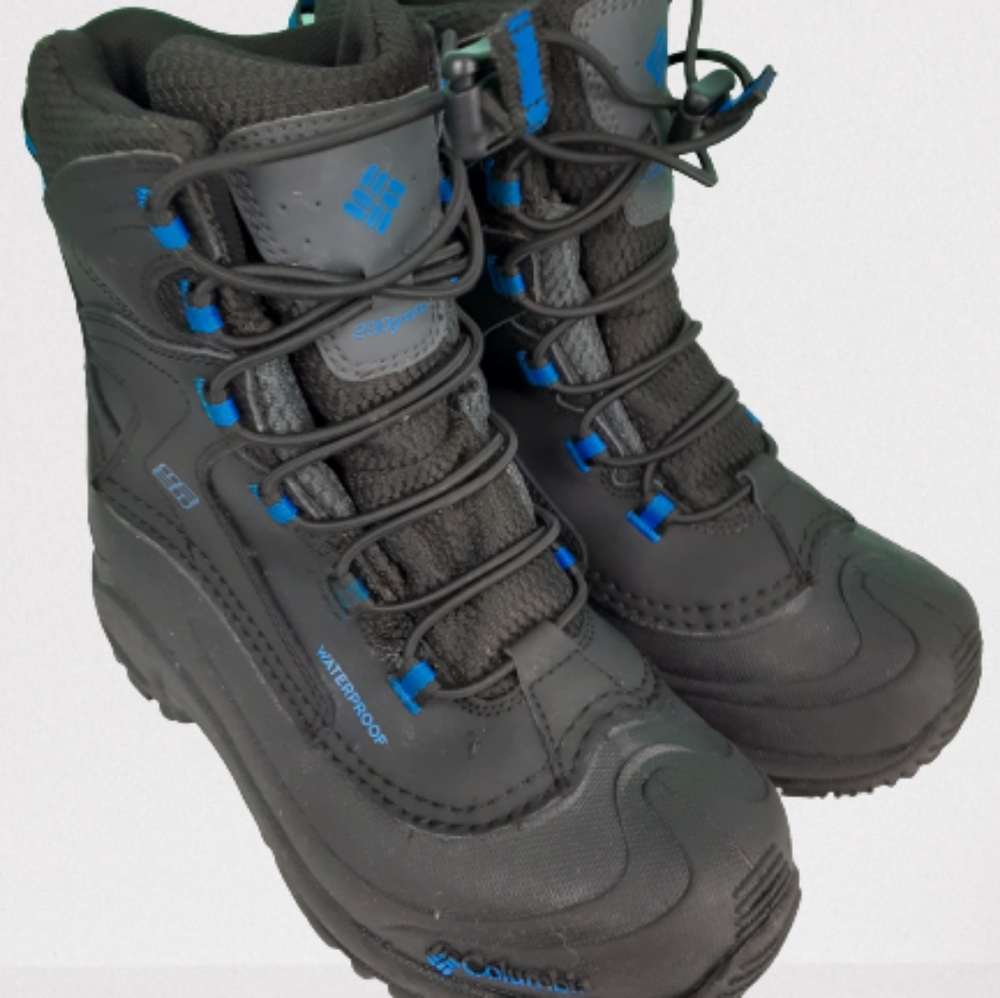 Columbia boots waterproof/snow boys size 3. Black